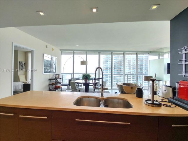 465 Brickell Ave 4402, Miami, FL 33131