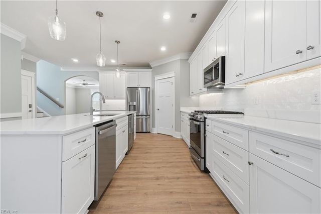 859 Little Bay AVE, Norfolk, VA 23503