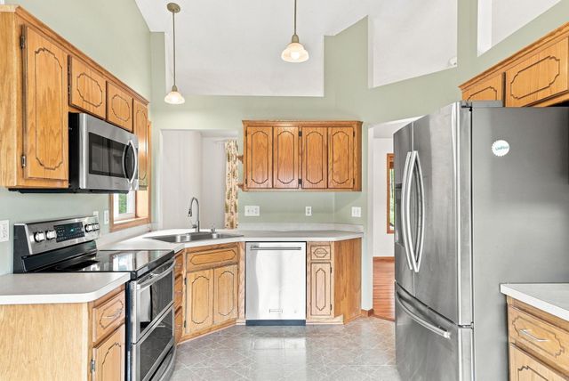 2567 91st Avenue NE, Blaine, MN 55449