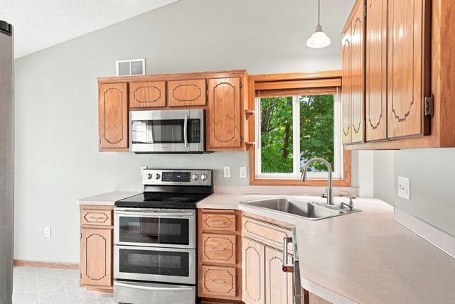 2567 91st Avenue NE, Blaine, MN 55449