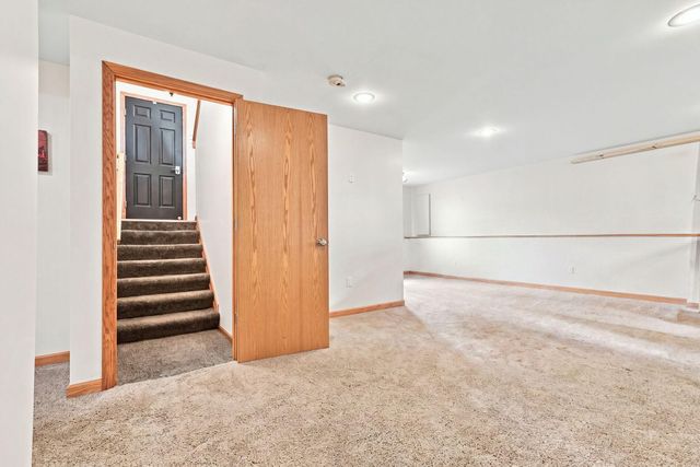 2567 91st Avenue NE, Blaine, MN 55449