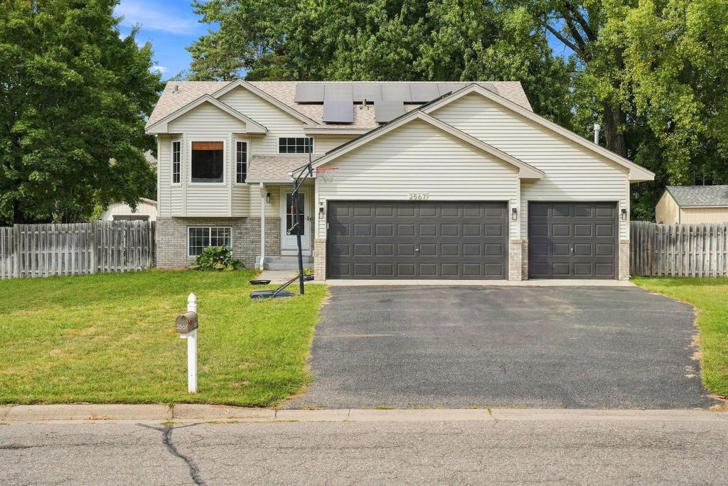 2567 91st Avenue NE, Blaine, MN 55449