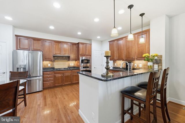 20789 RED CEDAR DR, Leesburg, VA 20175