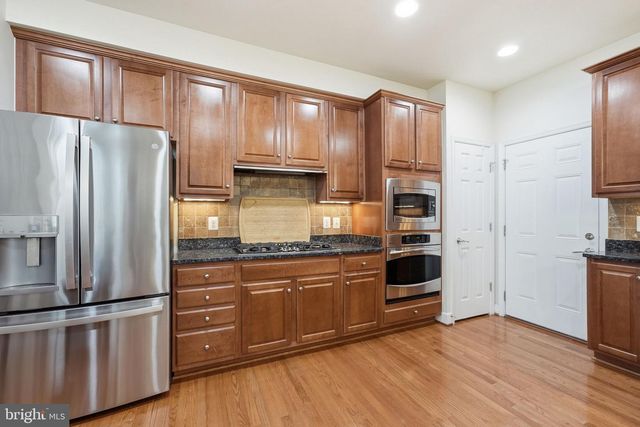 20789 RED CEDAR DR, Leesburg, VA 20175