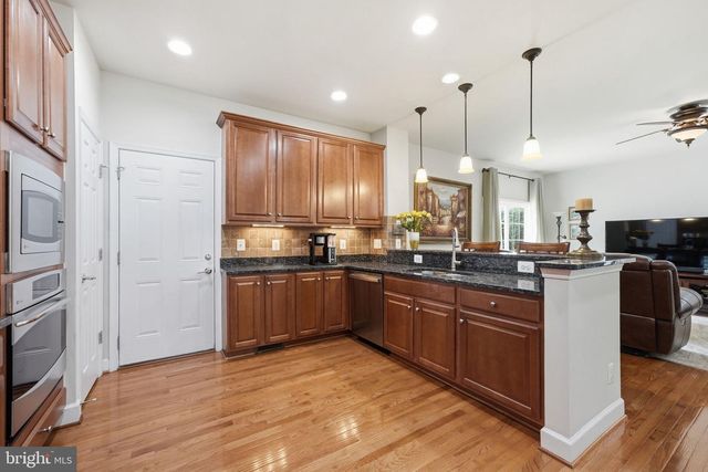 20789 RED CEDAR DR, Leesburg, VA 20175