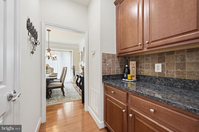 20789 RED CEDAR DR, Leesburg, VA 20175