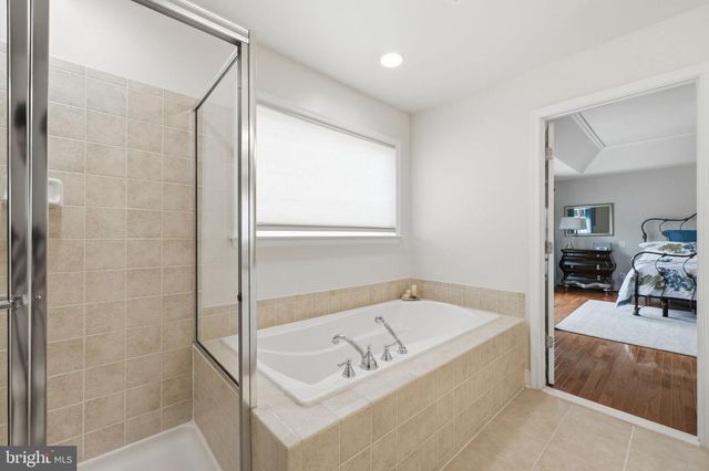 20789 RED CEDAR DR, Leesburg, VA 20175