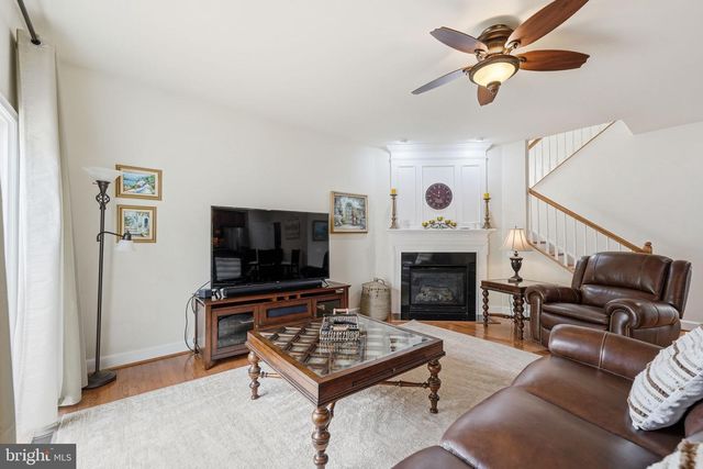 20789 RED CEDAR DR, Leesburg, VA 20175
