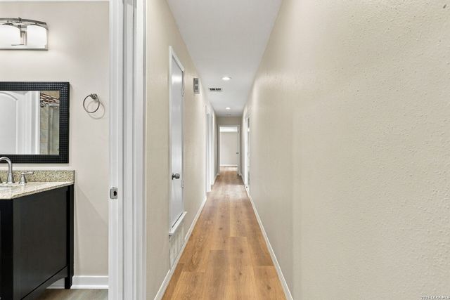3764 HUNTERS CIR, San Antonio, TX 78230