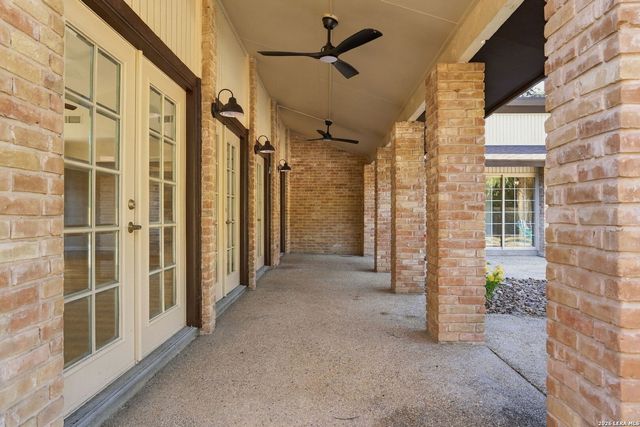3764 HUNTERS CIR, San Antonio, TX 78230