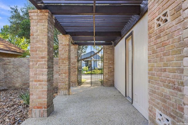 3764 HUNTERS CIR, San Antonio, TX 78230