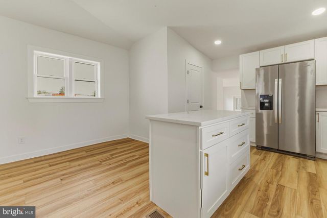 110 WASHINGTON AVE, Williamstown, NJ 08094