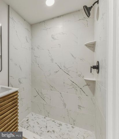 110 WASHINGTON AVE, Williamstown, NJ 08094