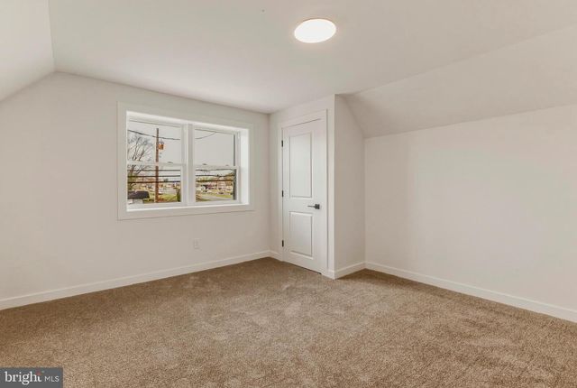 110 WASHINGTON AVE, Williamstown, NJ 08094