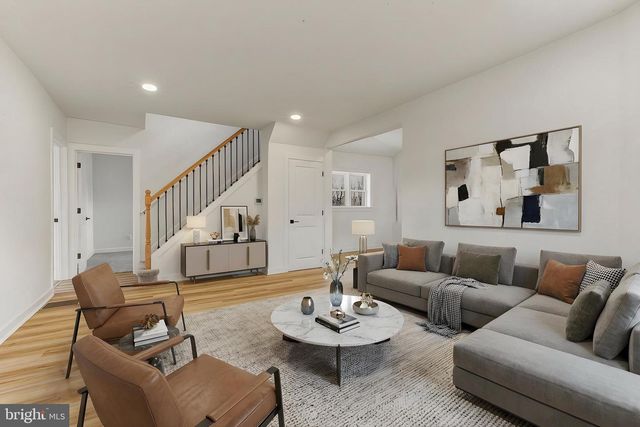 110 WASHINGTON AVE, Williamstown, NJ 08094