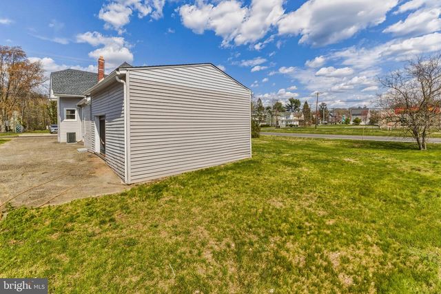 110 WASHINGTON AVE, Williamstown, NJ 08094