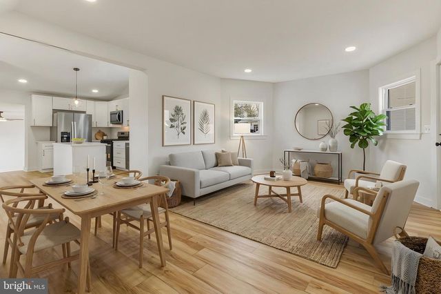 110 WASHINGTON AVE, Williamstown, NJ 08094