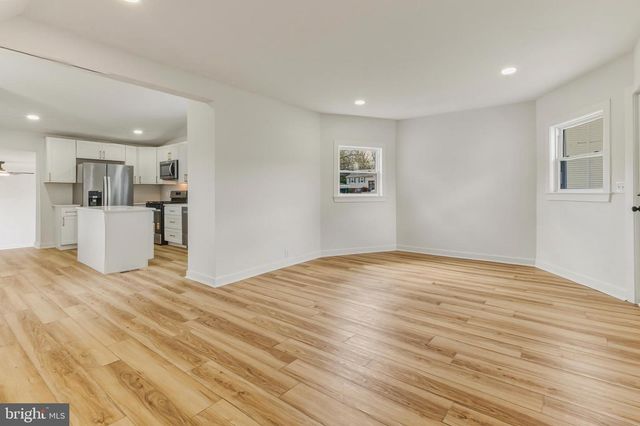 110 WASHINGTON AVE, Williamstown, NJ 08094