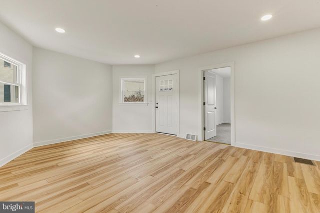 110 WASHINGTON AVE, Williamstown, NJ 08094