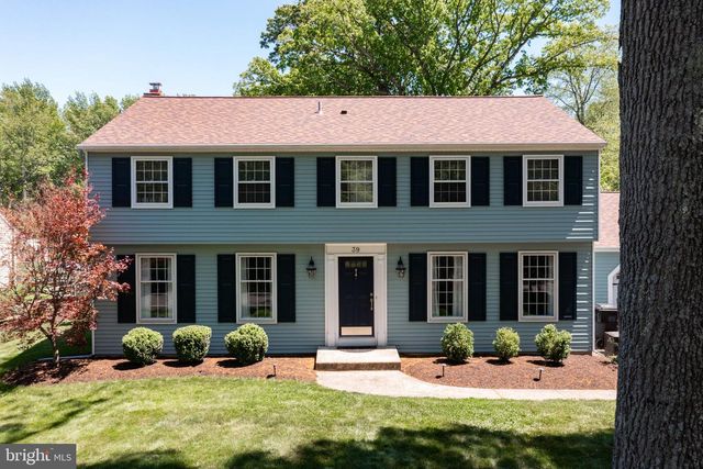39 SCHOOLHOUSE DR, Medford, NJ 08055