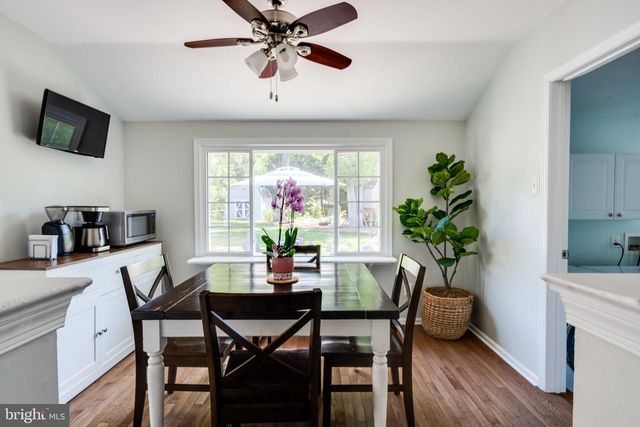 39 SCHOOLHOUSE DR, Medford, NJ 08055