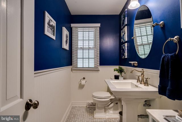 39 SCHOOLHOUSE DR, Medford, NJ 08055