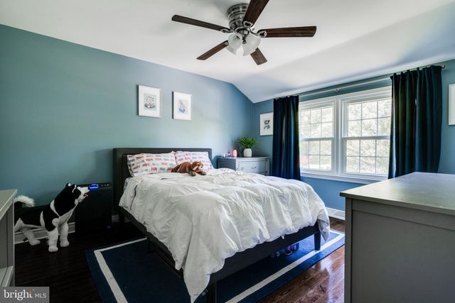 39 SCHOOLHOUSE DR, Medford, NJ 08055