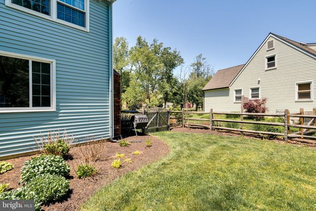 39 SCHOOLHOUSE DR, Medford, NJ 08055