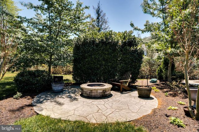 39 SCHOOLHOUSE DR, Medford, NJ 08055
