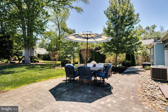 39 SCHOOLHOUSE DR, Medford, NJ 08055