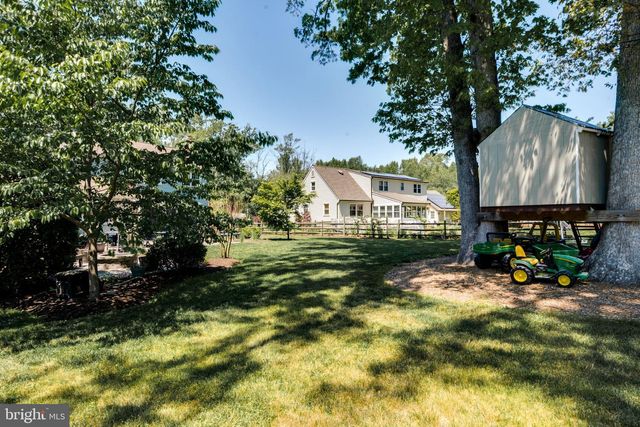 39 SCHOOLHOUSE DR, Medford, NJ 08055