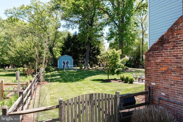 39 SCHOOLHOUSE DR, Medford, NJ 08055