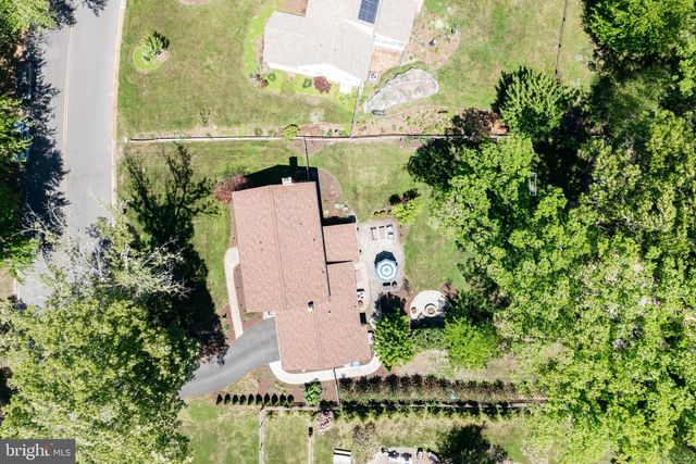 39 SCHOOLHOUSE DR, Medford, NJ 08055