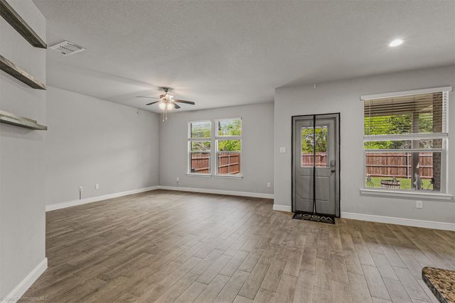 613 Heartland Drive, Glenn Heights, TX 75154