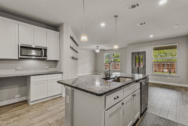 613 Heartland Drive, Glenn Heights, TX 75154