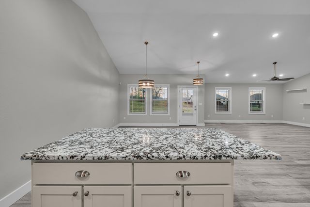 2322 Dawt Mill Drive, West Plains, MO 65775