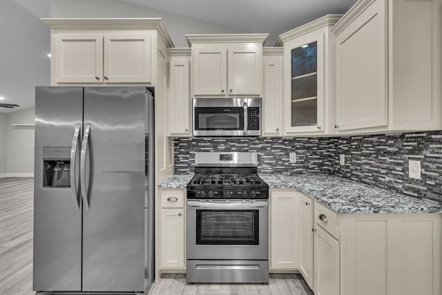 2322 Dawt Mill Drive, West Plains, MO 65775