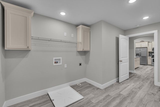 2322 Dawt Mill Drive, West Plains, MO 65775