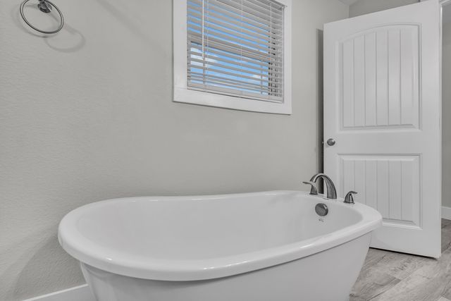 2322 Dawt Mill Drive, West Plains, MO 65775