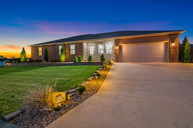2322 Dawt Mill Drive, West Plains, MO 65775