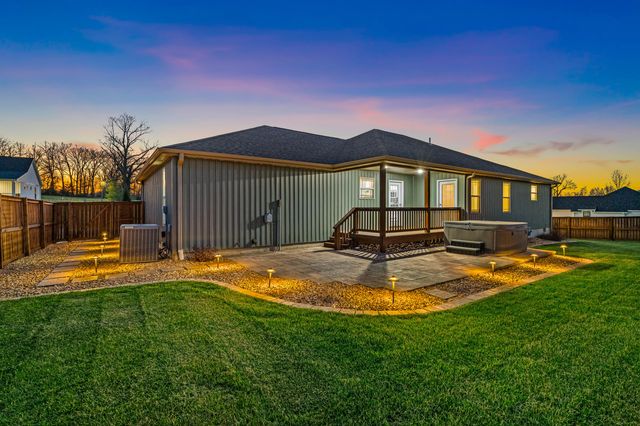 2322 Dawt Mill Drive, West Plains, MO 65775