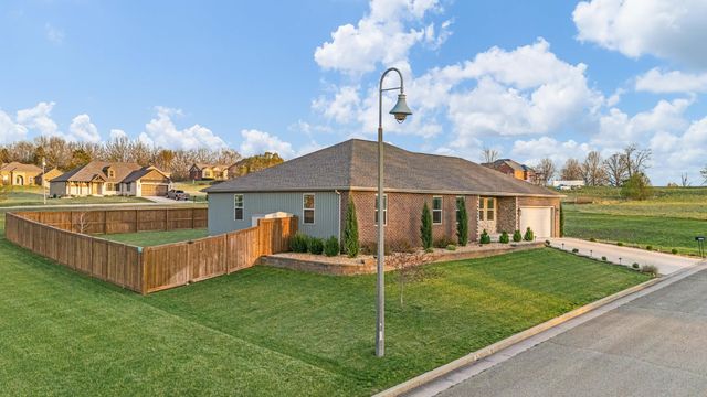 2322 Dawt Mill Drive, West Plains, MO 65775