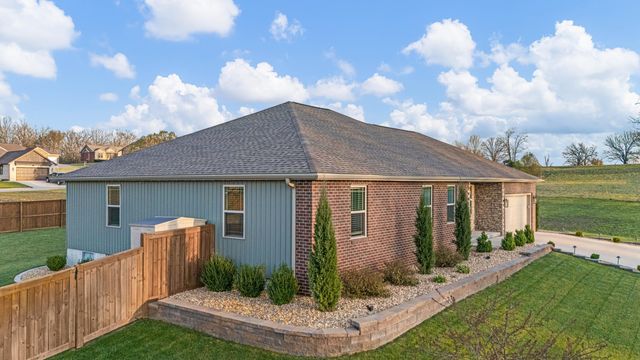 2322 Dawt Mill Drive, West Plains, MO 65775