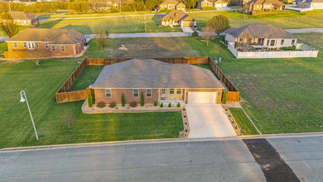 2322 Dawt Mill Drive, West Plains, MO 65775