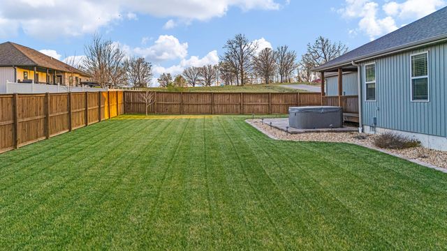 2322 Dawt Mill Drive, West Plains, MO 65775