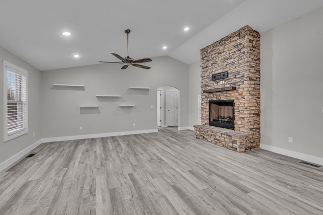 2322 Dawt Mill Drive, West Plains, MO 65775