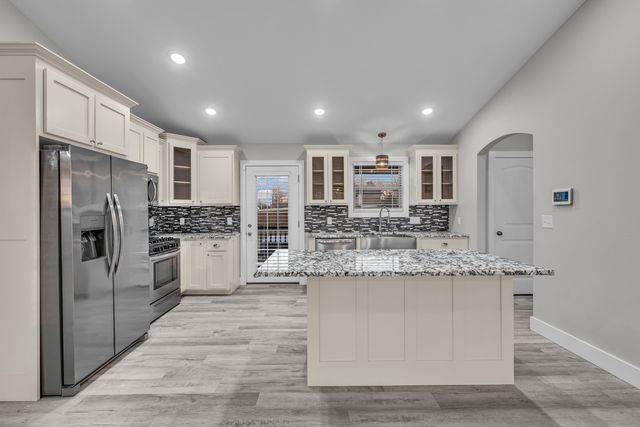 2322 Dawt Mill Drive, West Plains, MO 65775