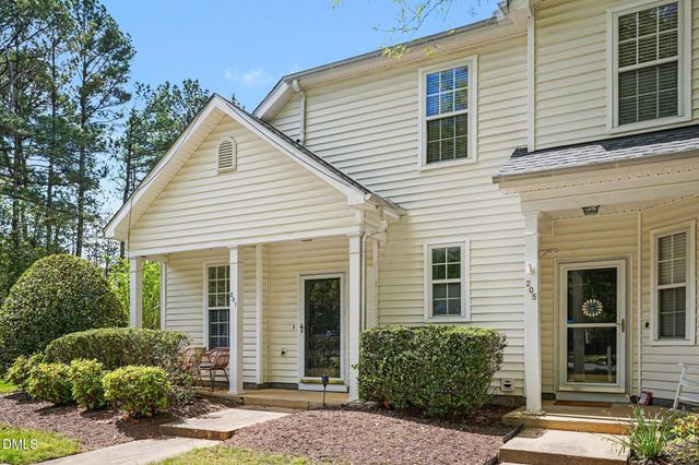 201 Commons Drive, Holly Springs, NC 27540