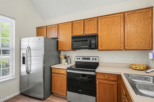 201 Commons Drive, Holly Springs, NC 27540