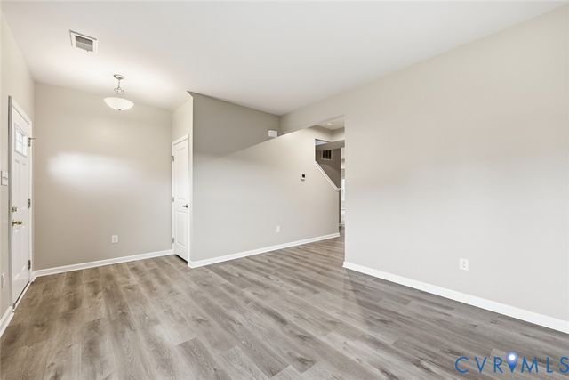 5860 Heathers Crossing Dr, Chesterfield, VA 23832